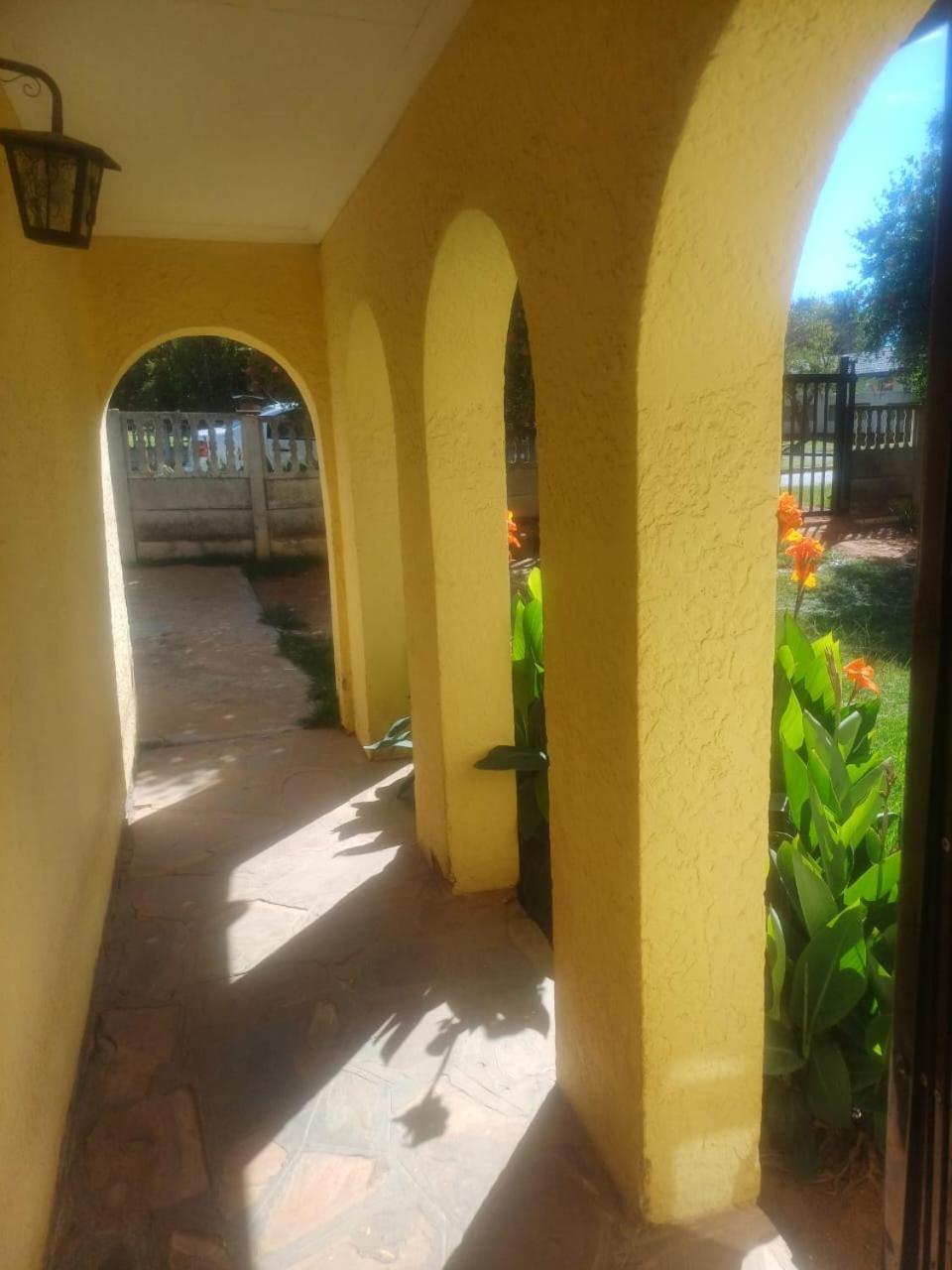 Kempton Park Lodge Birch Acres Kempton Park Bagian luar foto