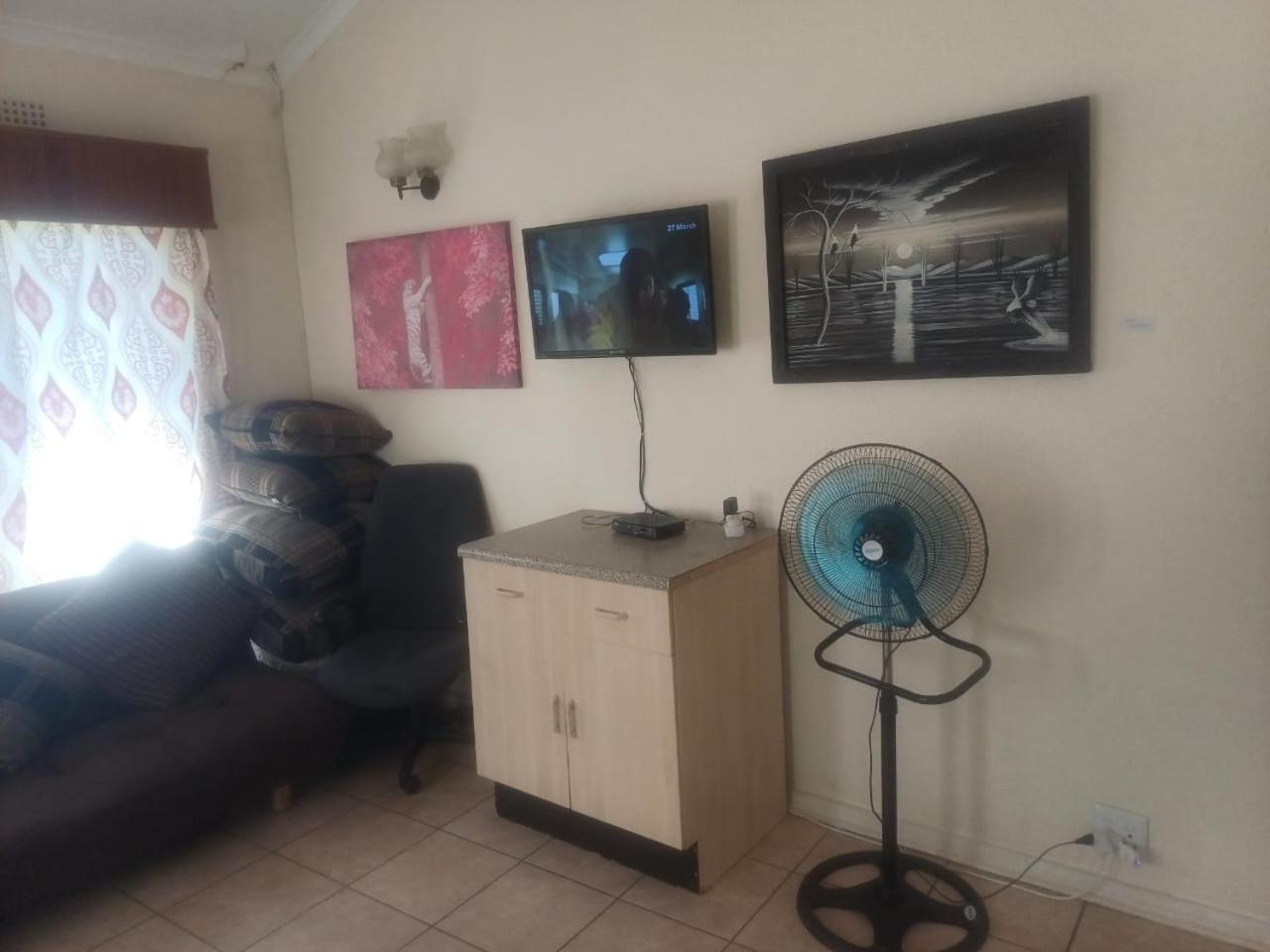 Kempton Park Lodge Birch Acres Kempton Park Bagian luar foto