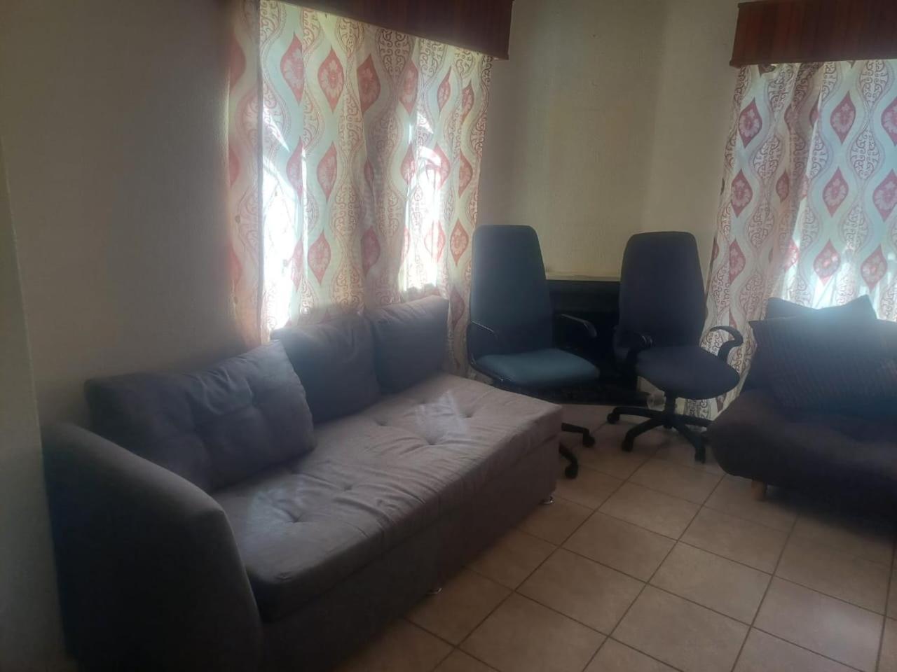 Kempton Park Lodge Birch Acres Kempton Park Bagian luar foto