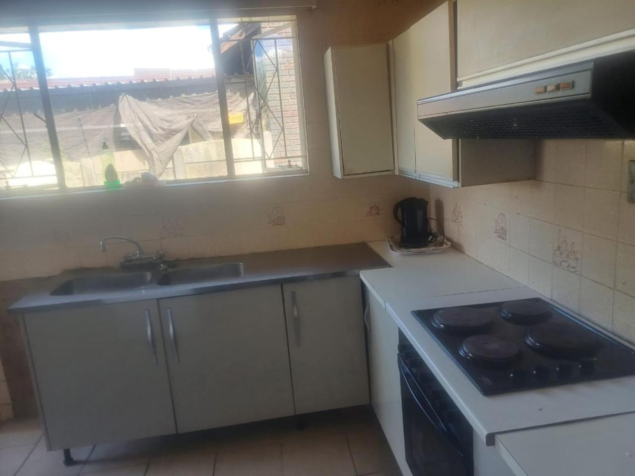 Kempton Park Lodge Birch Acres Kempton Park Bagian luar foto