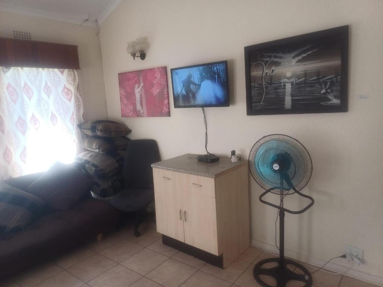 Kempton Park Lodge Birch Acres Kempton Park Bagian luar foto