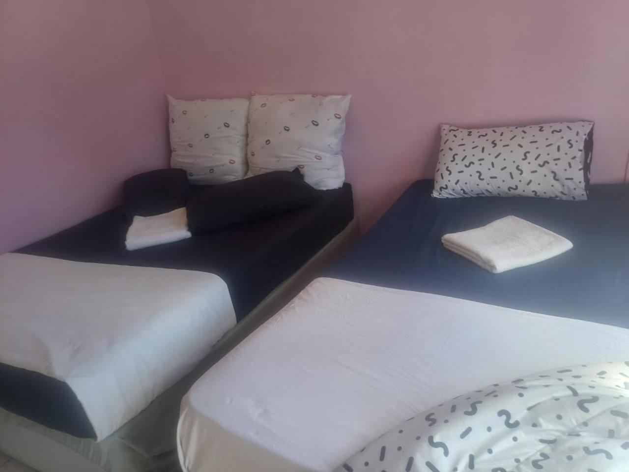 Kempton Park Lodge Birch Acres Kempton Park Bagian luar foto