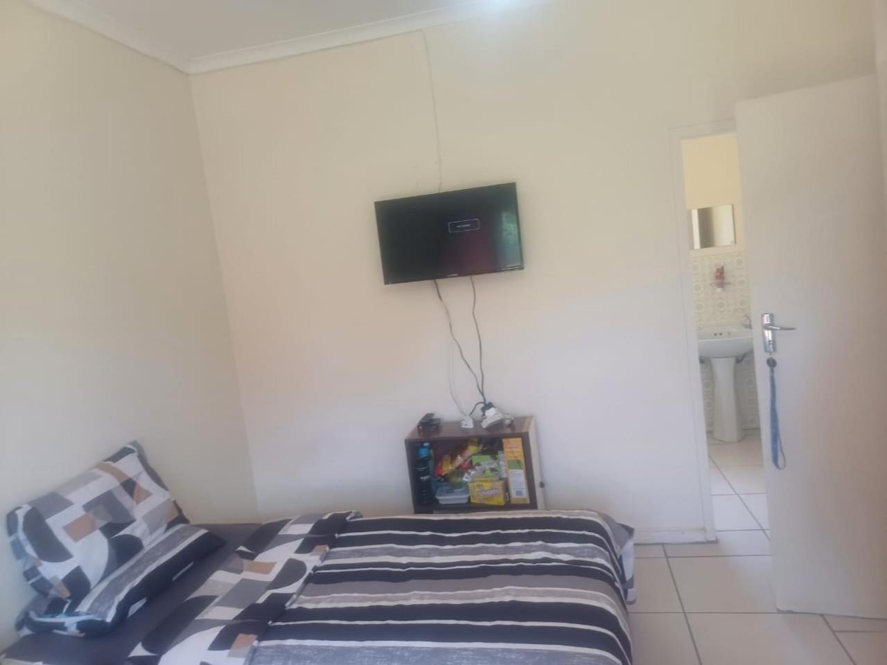 Kempton Park Lodge Birch Acres Kempton Park Bagian luar foto