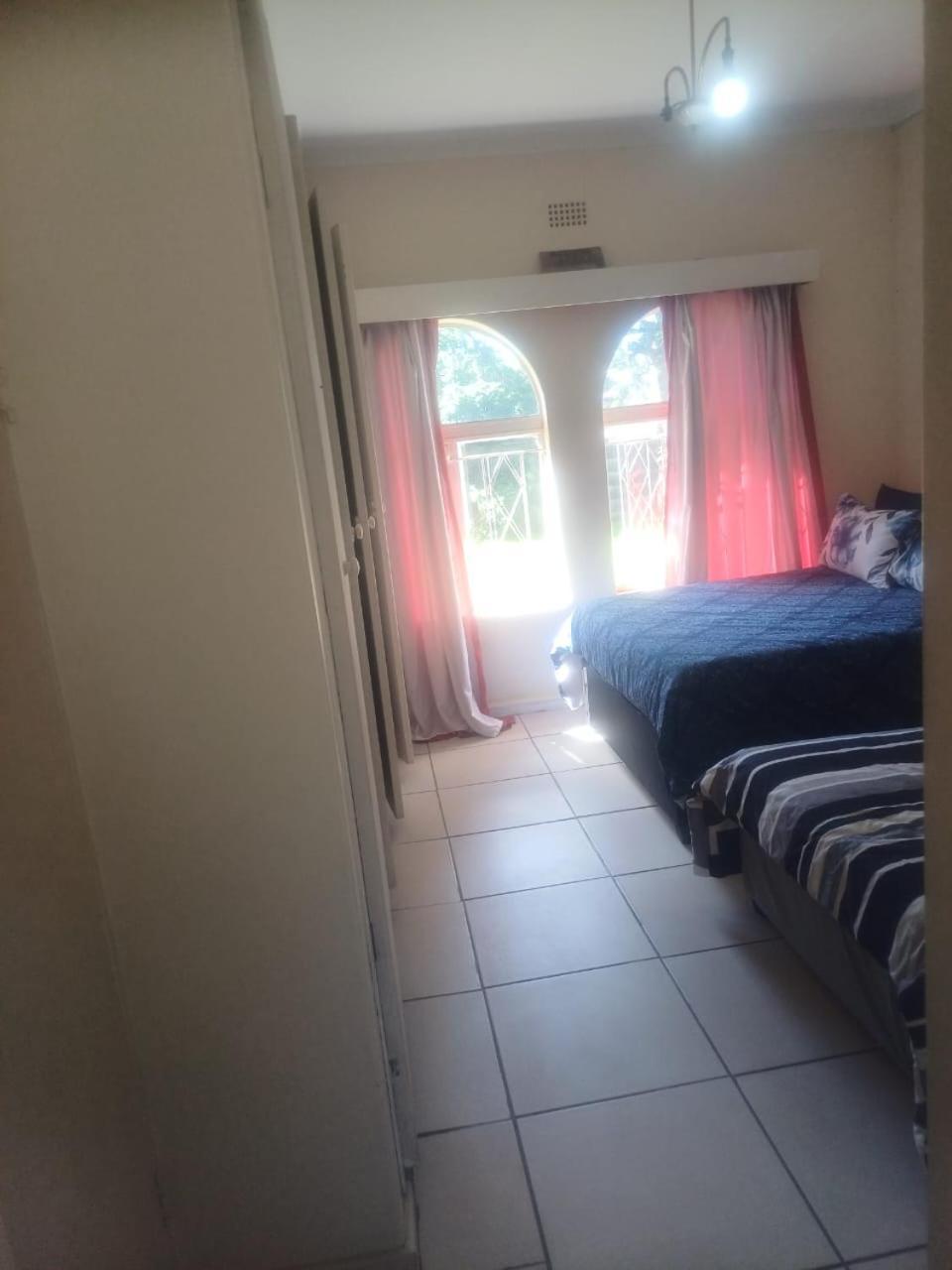 Kempton Park Lodge Birch Acres Kempton Park Bagian luar foto