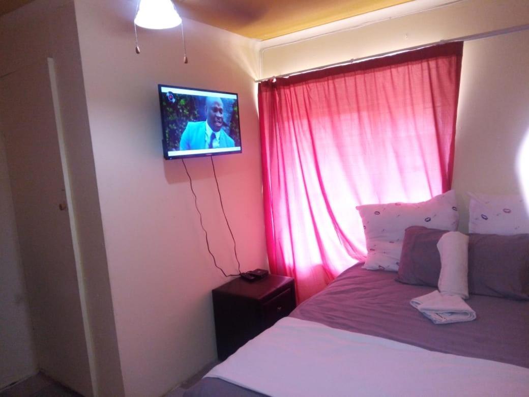 Kempton Park Lodge Birch Acres Kempton Park Bagian luar foto